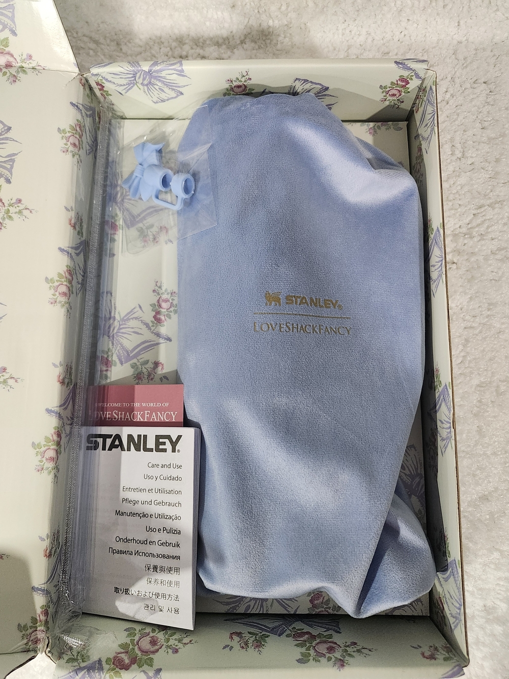 ✨ Stanley x LoveShackFancy Quencher H2.0 Tumbler – 40 oz ✨ - Picture 4 of 5